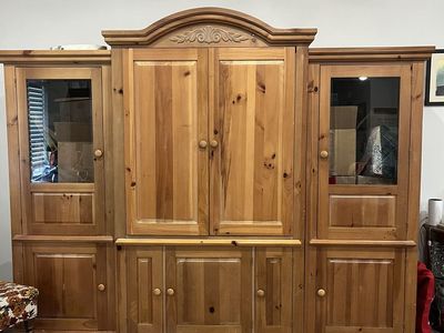 Entertainment Center (hutch)