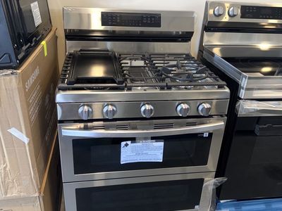 SAMSUNG FLEX DUO 30” GAS DOUBLE OVEN RANGE – $1,000