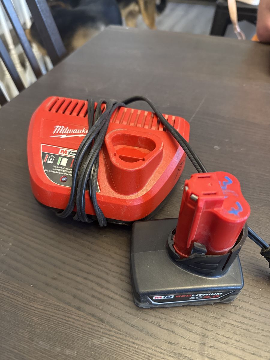 Milwaukee M12 Cordless Lithium-Ion Battery Charger & M12 REDLITHIUM XC 3.0 Battery