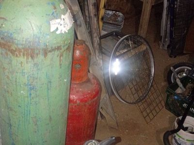 oxy accettaline tanks half full
