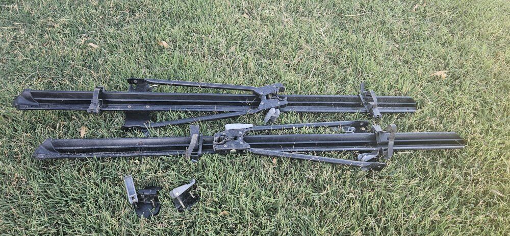 Thule upright roof rack