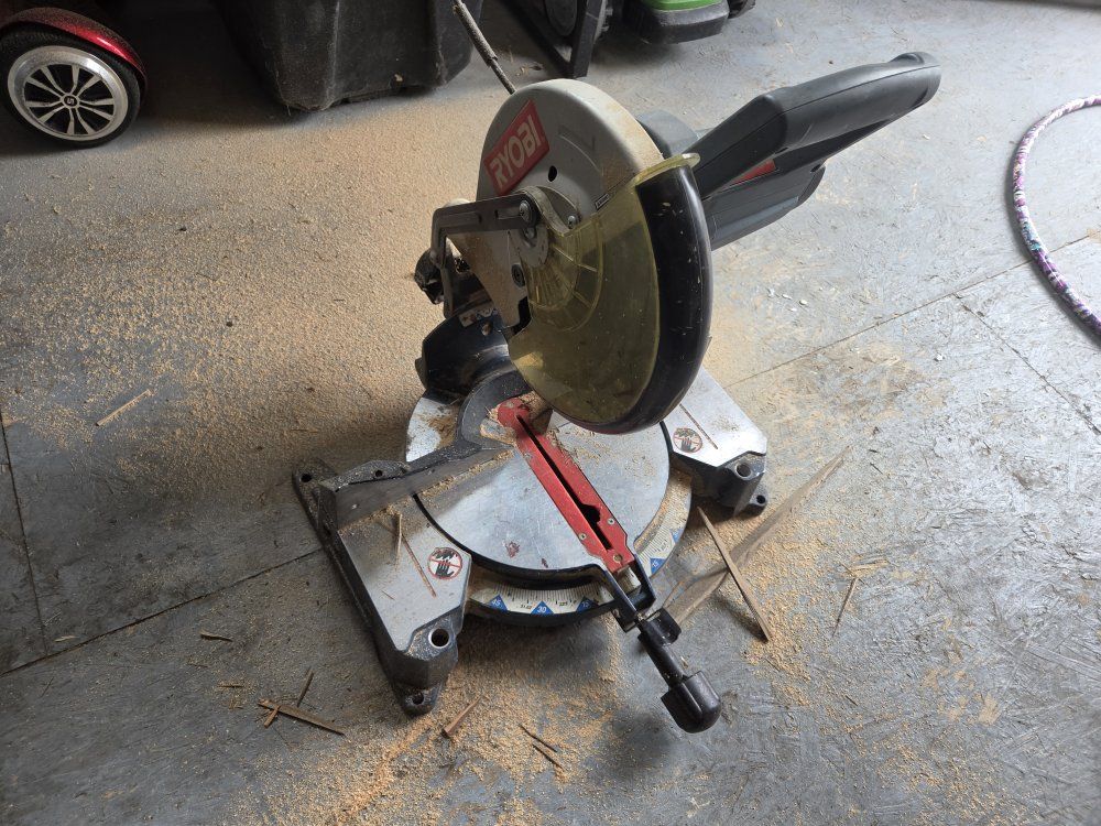Ryobi TD 1352 10" miter saw