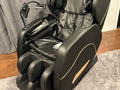 Brand new Luxurious Black Faux Leather Full Body Massage Chair with Remote Control & Built-in Speakers