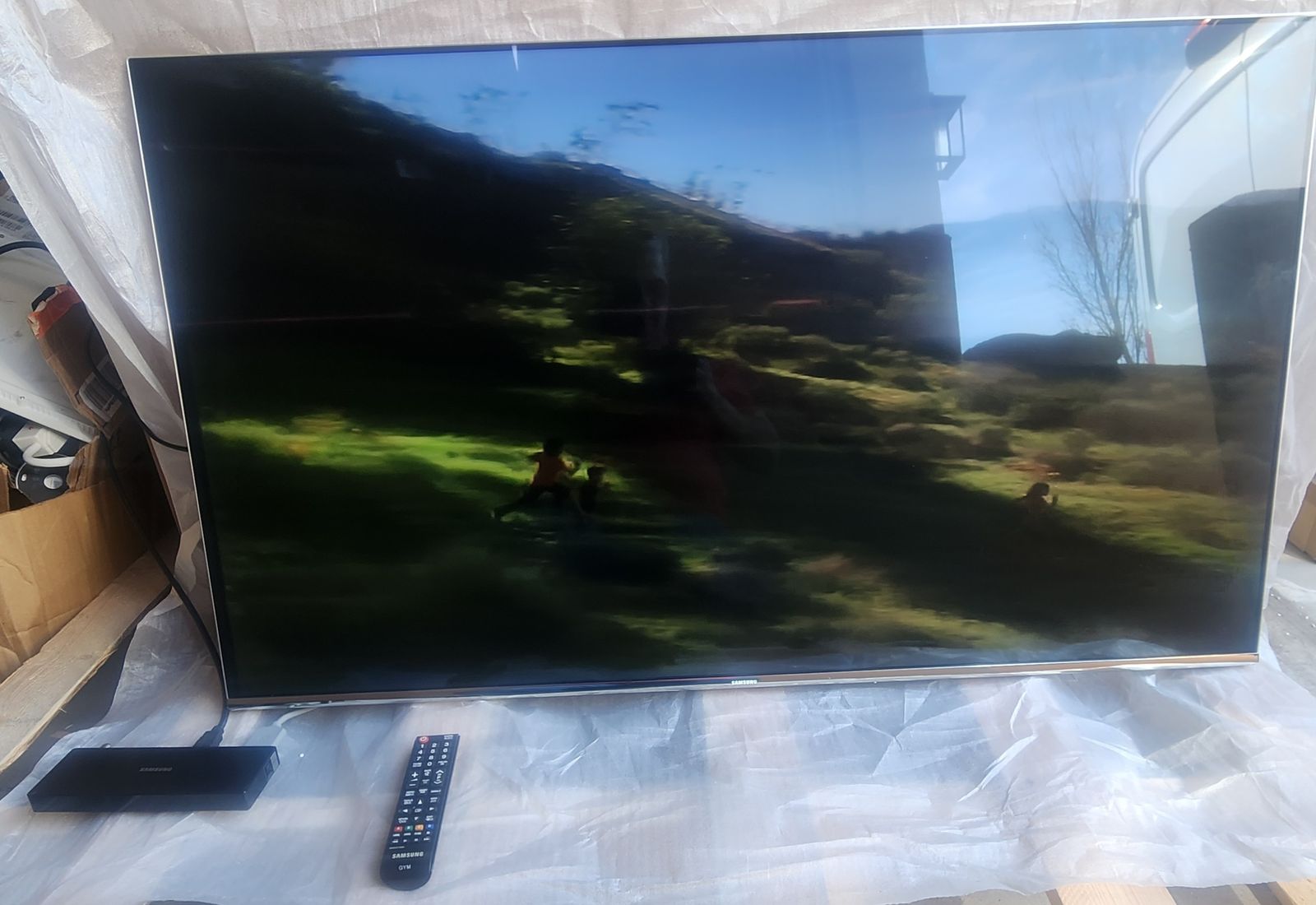 Samsung 49"High-End 4K SUHD Smart TV Model #UN49KS8000F