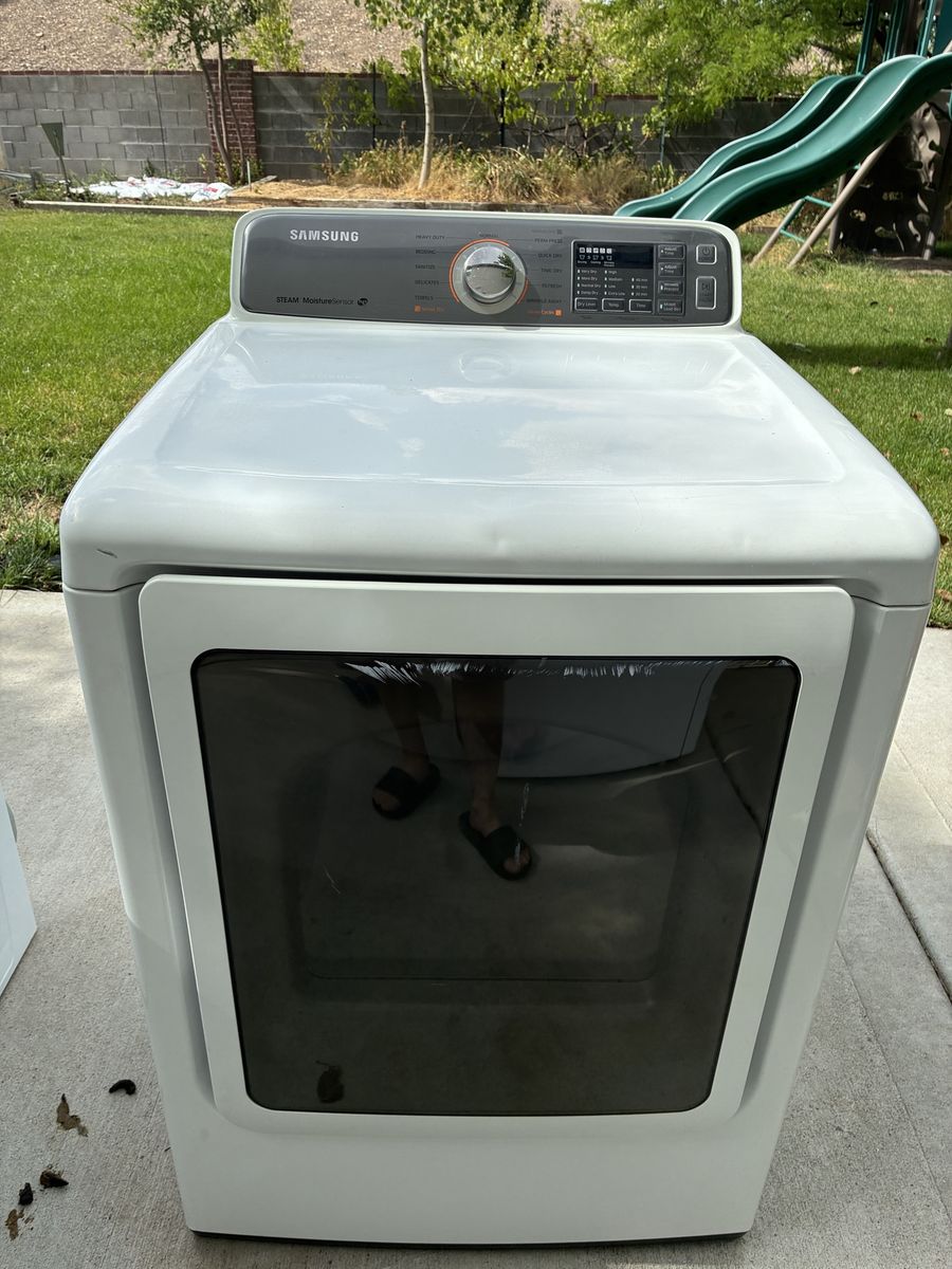 Samsung Electric Dryer - White