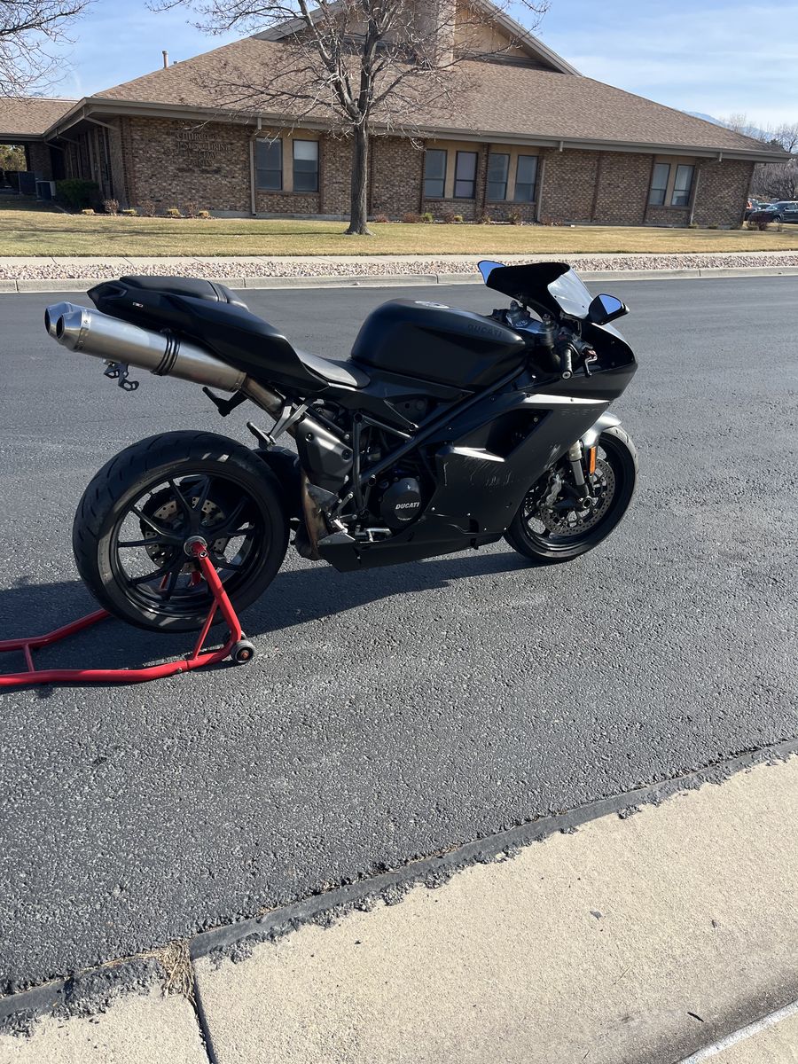 Ducati 848 EVO Balck Edidion