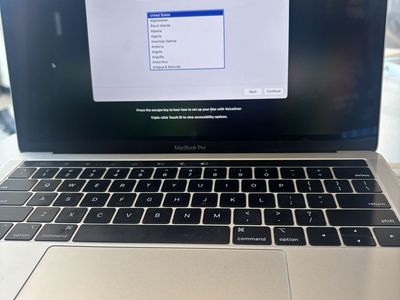 Apple MacBook Pro 13-inch Silver - Touch Bar
