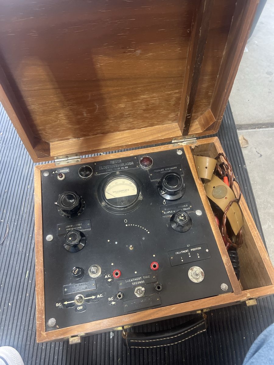 1940s/50s Vintage REITER Electrostimulator Machine
