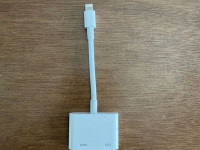 Apple Lightning to HDMI adapter