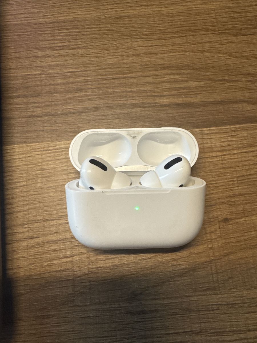 AirPods Pro 1 with MagSafe charging case