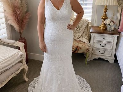 Womens Size 14 Modest Wedding Dress