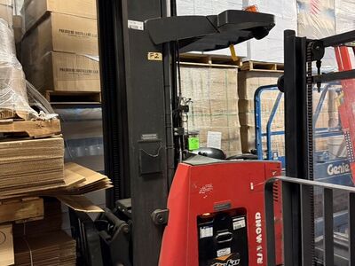 Raymond 750-DR32TT 36V stand-up Reach Forklift