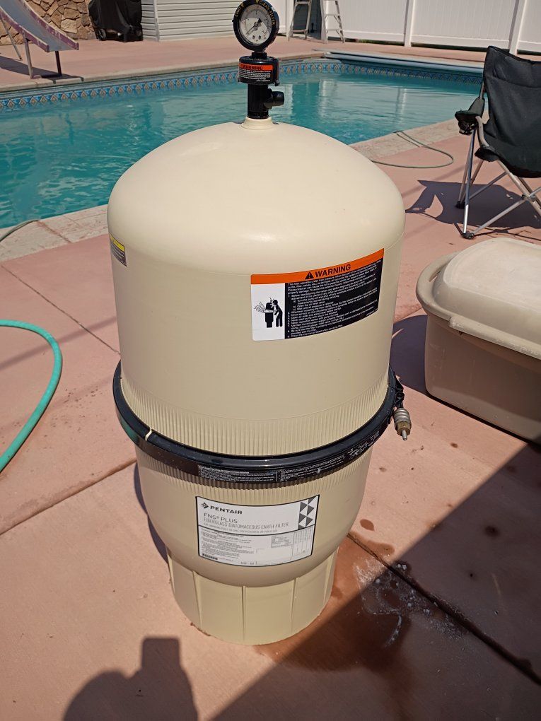 Pentair FNS Plus Fiberglass Diatomaceous Earth Filter for Swimming Pools/Spas