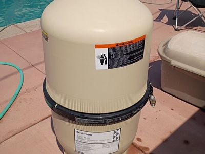 Pentair FNS Plus Fiberglass Diatomaceous Earth Filter for Swimming Pools/Spas