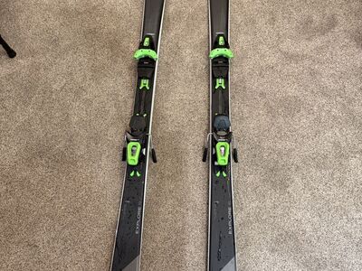 Mens Elan Explore 8 Skis and Elan 10 Bindings