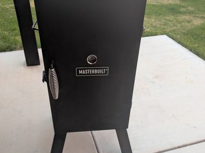Masterbuilt Electric Smoker