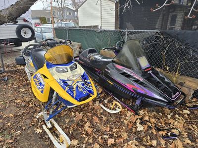Polaris Indy - Skidoo Snowmobiles