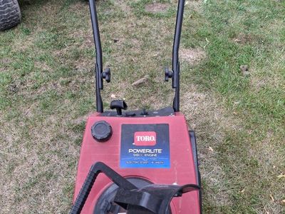 Toro Snowblower runs great
