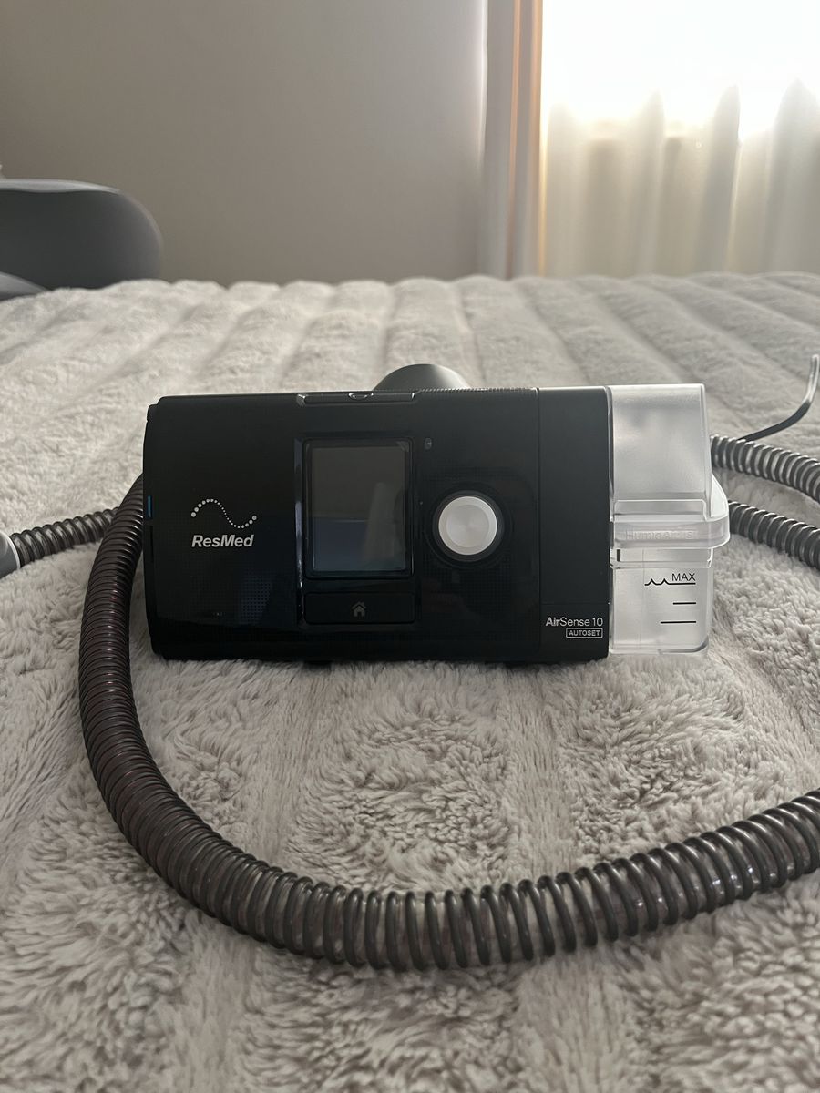 ResMed AirSense 10 AutoSet CPAP Machine with Humidifier and Hose - Black