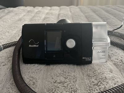 ResMed AirSense 10 AutoSet CPAP Machine with Humidifier and Hose - Black