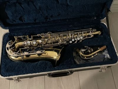 Yamaha Beginner Alto Saxophone YAS-23