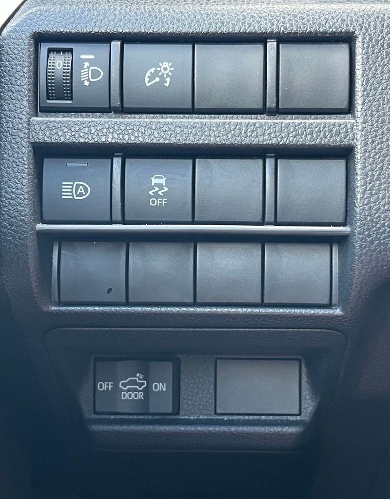 Main image 10