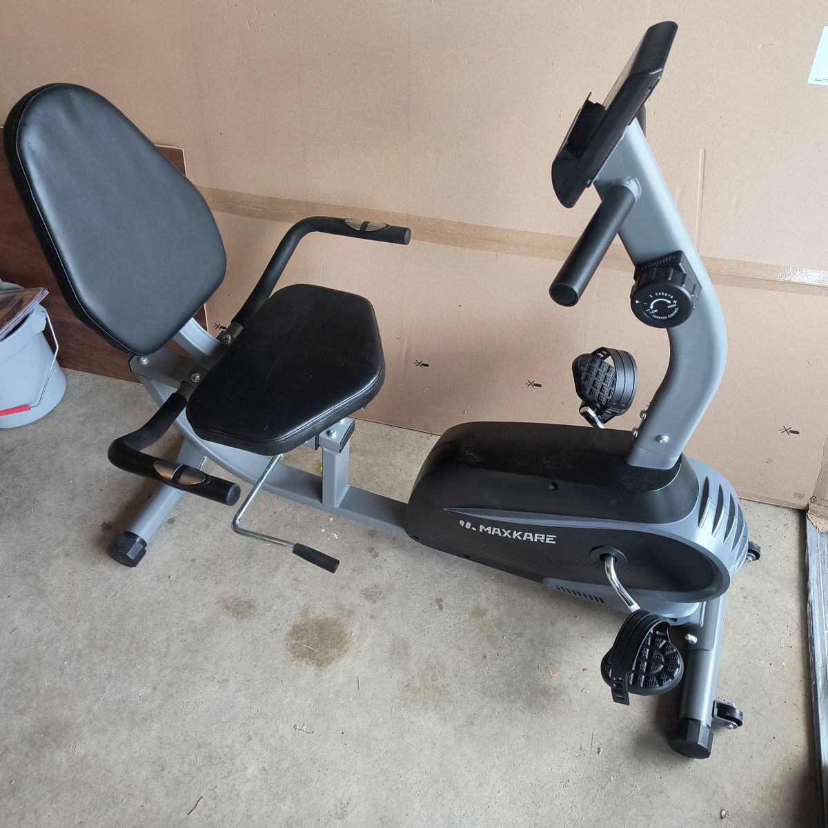 MaxKare recumbent bike