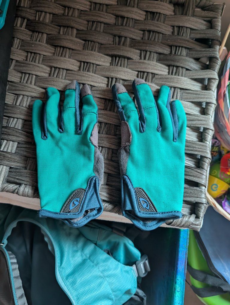 Giro Teal and Gray Mountain Biking Gloves - Size S