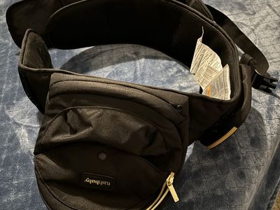 Tushbaby Hip Seat Baby Carrier -2 Black with Gold Zippers - Excellent Condition