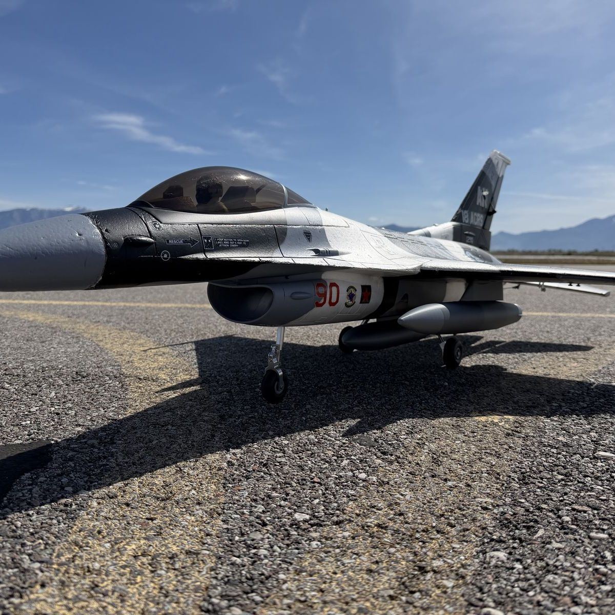 Freewing 70mm F-16 V3 pnp