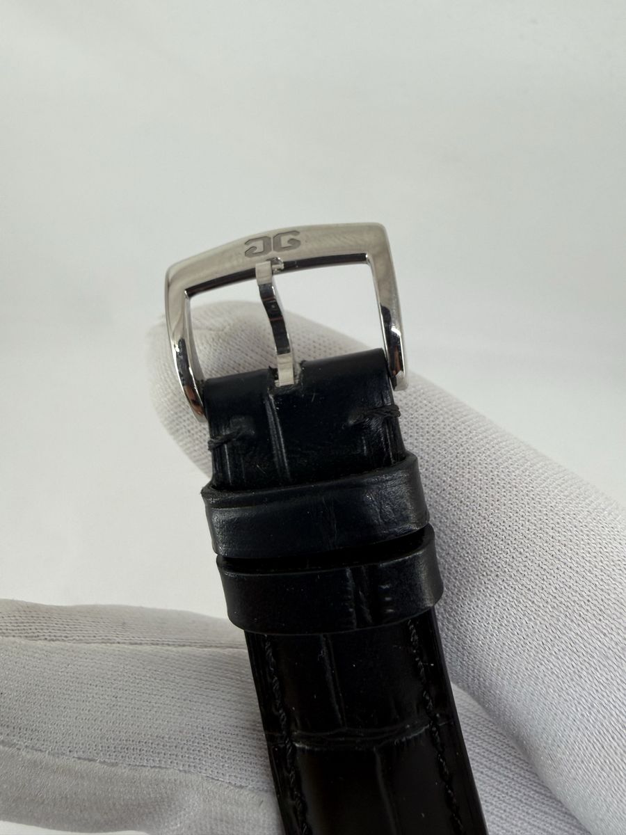 Main image 8
