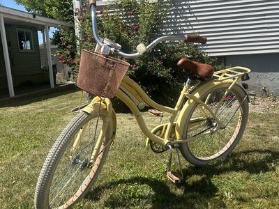 Huffy Ben Lusso Women’s Beach Bike