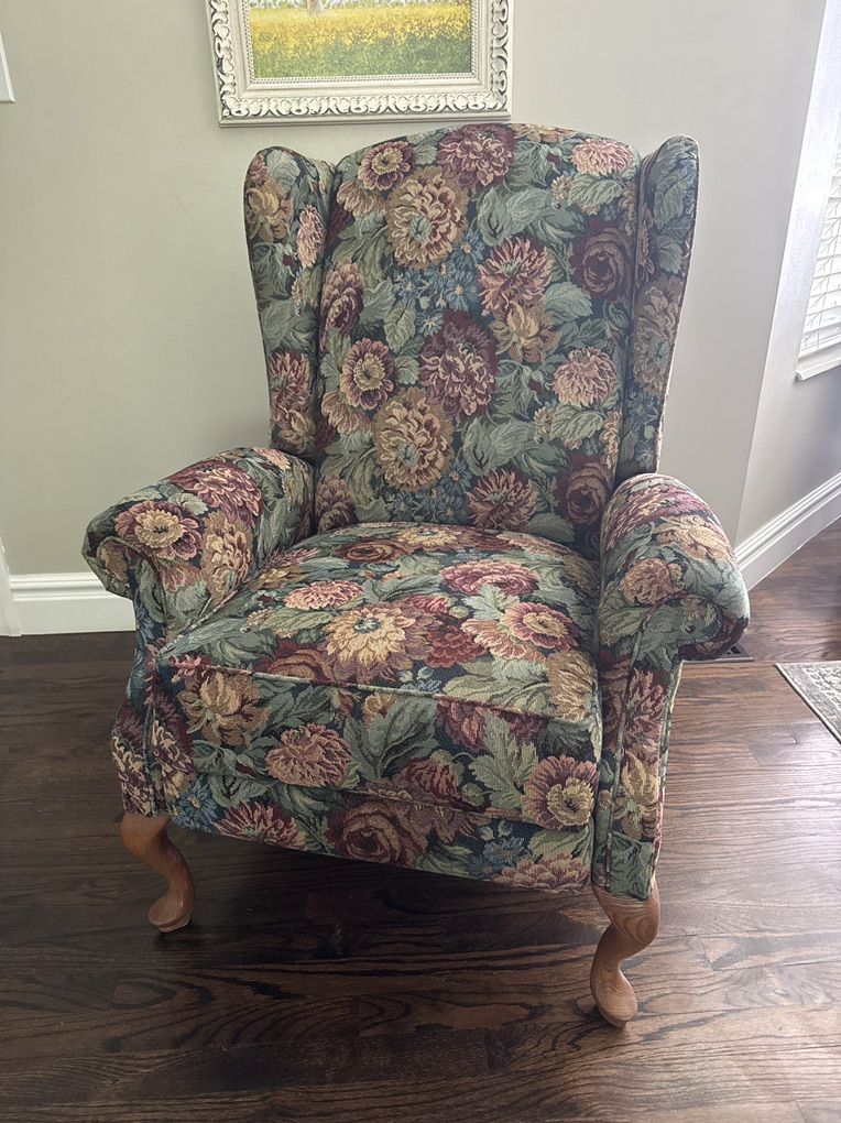 Beautiful Reclining Accent Chair