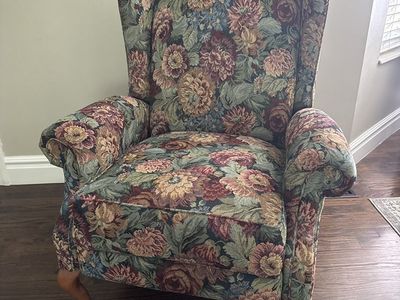 Beautiful Reclining Accent Chair