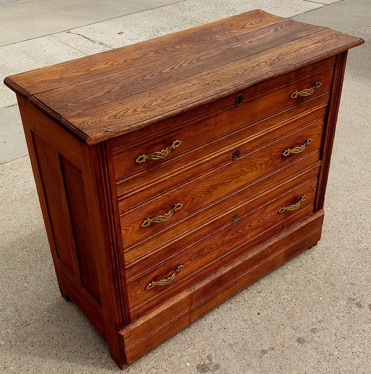 Main image 3