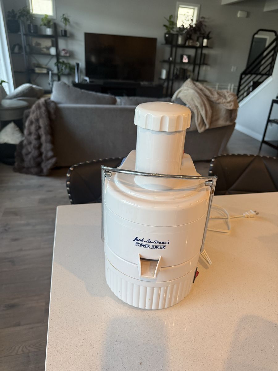 Jack Lalanne's Power Juicer Electric Juice Extractor White with Accessories