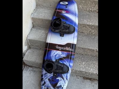 Hyperlite Fluid 137cm Wakeboard w/ Bindings