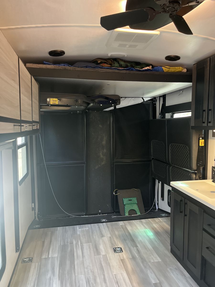 2021 Stryker ST2013 Toy hauler