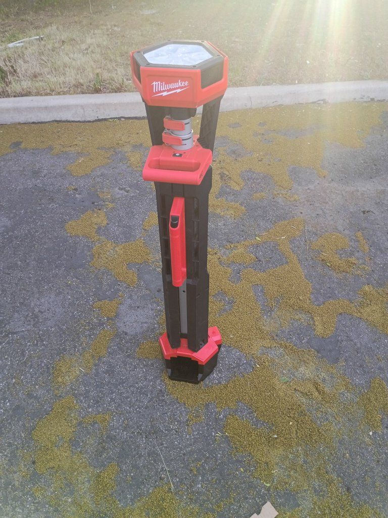 Milwaukee rocket light 18v brand new does have a brand new 6.0 battery. 200 for light with batt 265