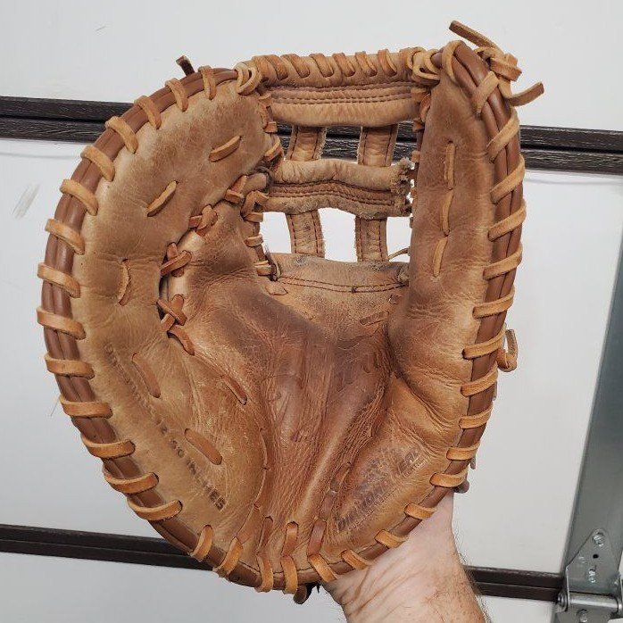 Nike First Base Baseball Mitt - LHT Left Hand Throw