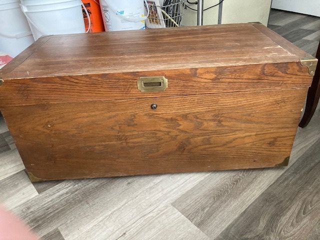Lane Solid Cedar lined blanket chest