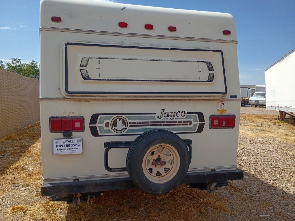 ​1986 Jayco 30’ Travel Trailer – New AC, Power Jack, Full Bath with Tub