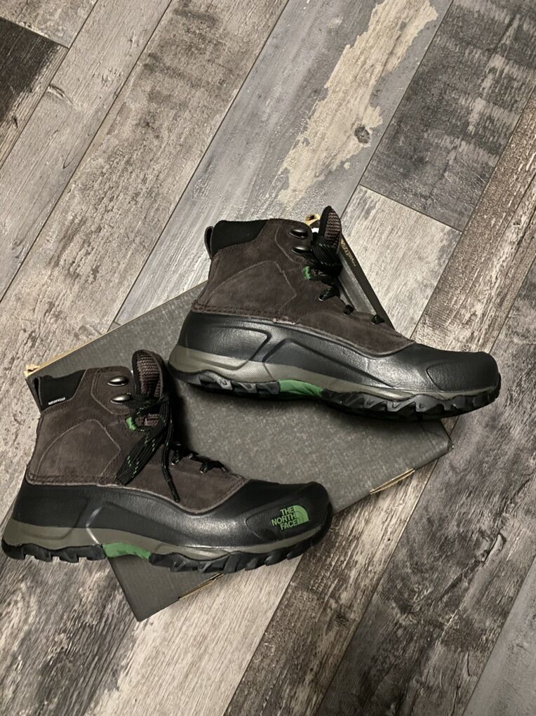Men's The North Face Waterproof boots Size 8