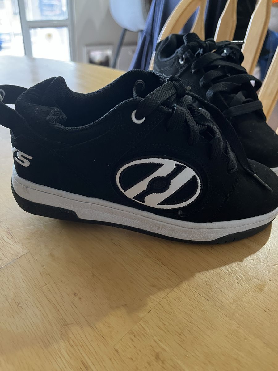 Heelys Black and White Wheeled Roller Shoes Size 4