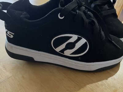 Heelys Black and White Wheeled Roller Shoes Size 4