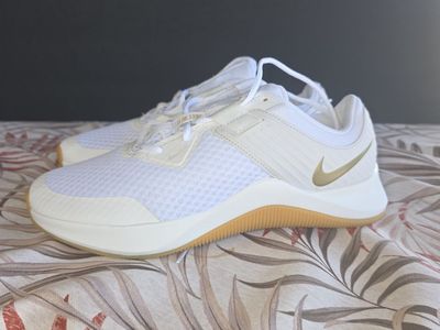 NIKE Women's MC Trainer CU3584-105 White size 11