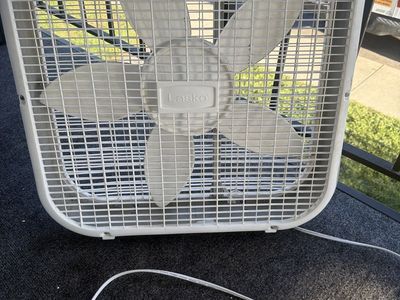 Lasko Box Fan White Used