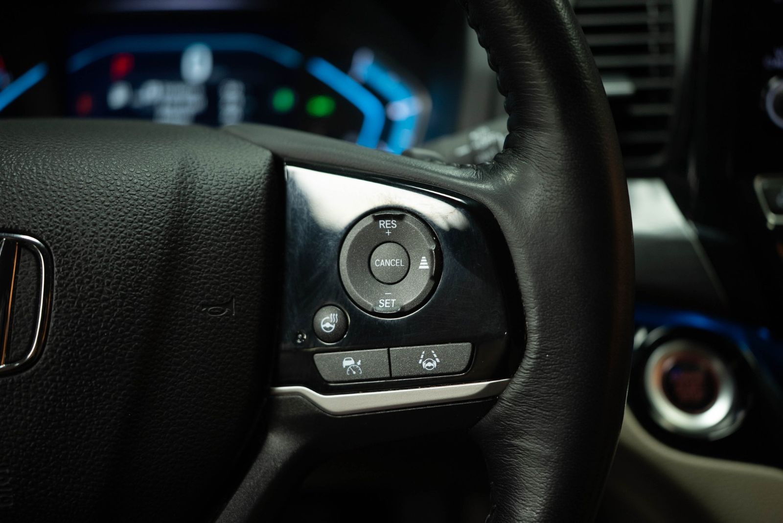 Main image 28