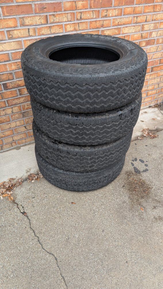 Used truck tires