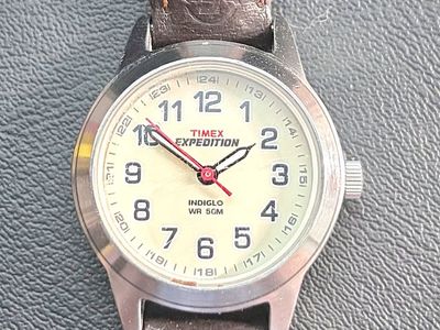 Timex Expedition Indiglo 26mm Quartz Watch Cream Dial WR50M Field Watch Leather